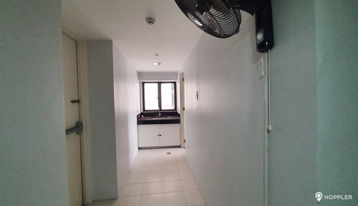 "3BR Condo for Rent in Twin Towers, Urdaneta Village, Makati"09