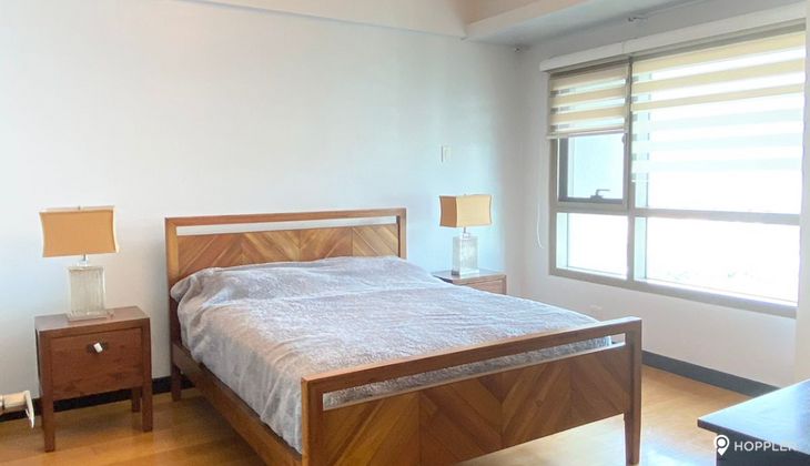 "1BR Condo for Rent in The Residences at Greenbelt, Legazpi Village, Makati"05