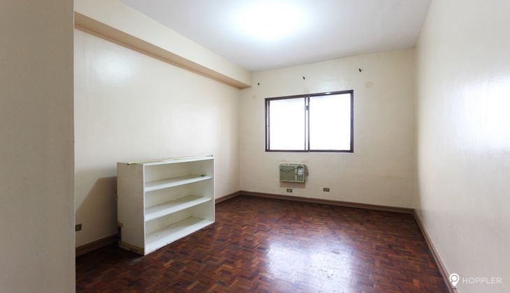 "3BR Condo for Rent in Goldland Plaza, Greenhills, San Juan"04