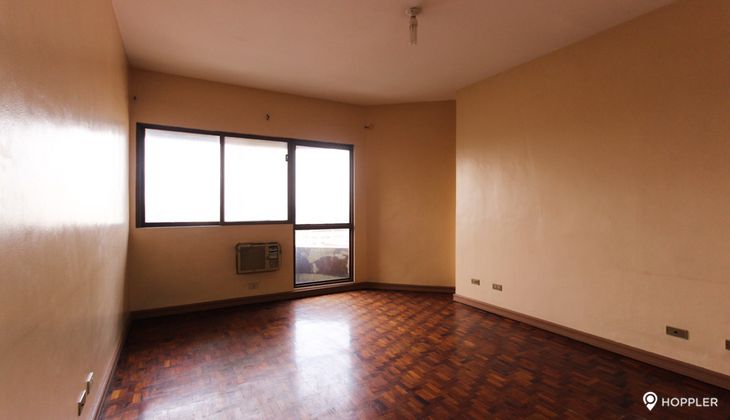 "3BR Condo for Rent in Goldland Plaza, Greenhills, San Juan"05