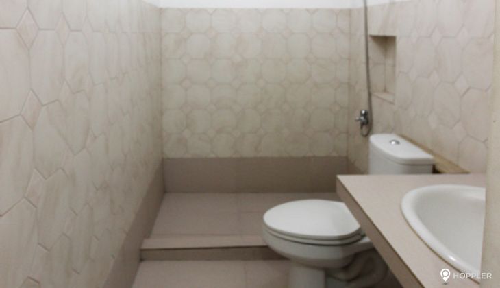 "3BR Condo for Rent in Goldland Plaza, Greenhills, San Juan"06