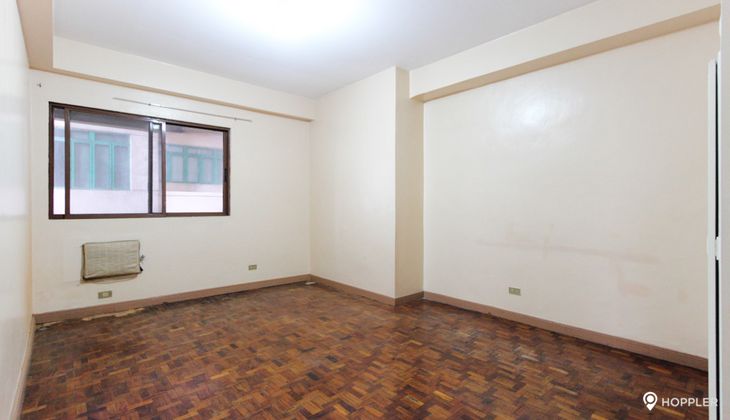 "3BR Condo for Rent in Goldland Plaza, Greenhills, San Juan"08