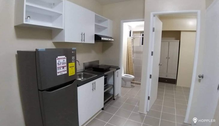 "1BR Condo for Rent in Avida Towers San Lorenzo, Pio del Pilar, Makati"02
