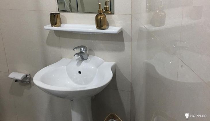 "3BR Condo for Rent in Prince Tower, Legazpi Village, Makati"02