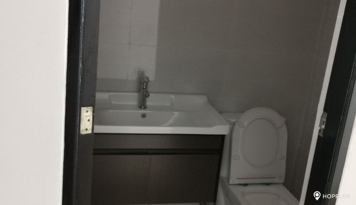 "1BR Condo for Rent in R Square Residences, Malate, Manila"07