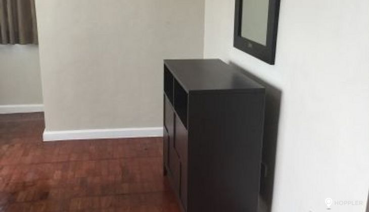 "2BR Condo for Rent in Classica Tower Condominium, Salcedo Village, Makati"09