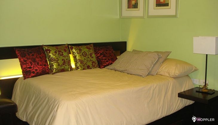 "2BR Condo for Rent in The Residences at Greenbelt, Legazpi Village, Makati"04