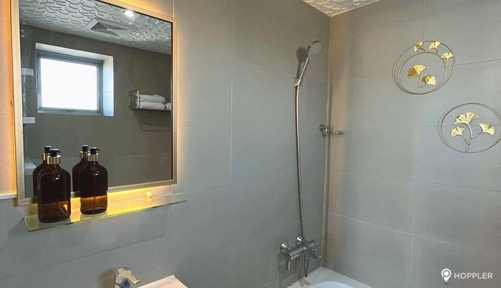 "2BR Condo for Rent in Antel Spa Residences, Poblacion, Makati"08