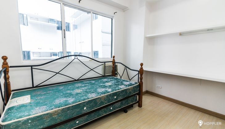 "2BR Condo for Rent in One Burgundy Plaza, Loyola Heights, Quezon City"07