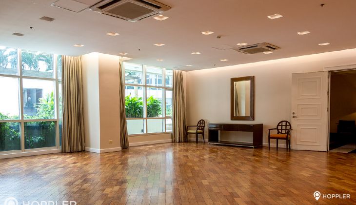 "Studio Condo for Rent in The Manansala, Rockwell Center, Makati"10