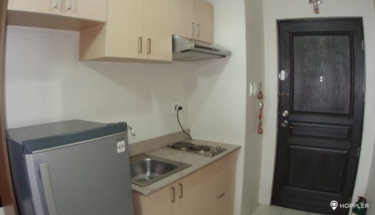 "Studio Condo for Rent in Crown Tower University Belt, Sampaloc, Manila"06