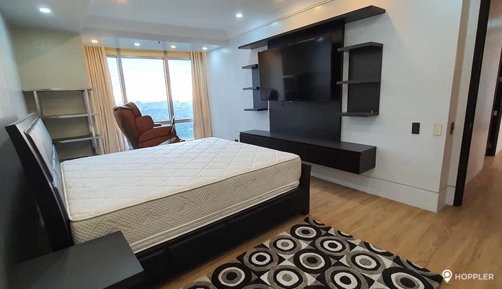 "2BR Condo for Rent in One McKinley Place, BGC - Bonifacio Global City, Taguig"03