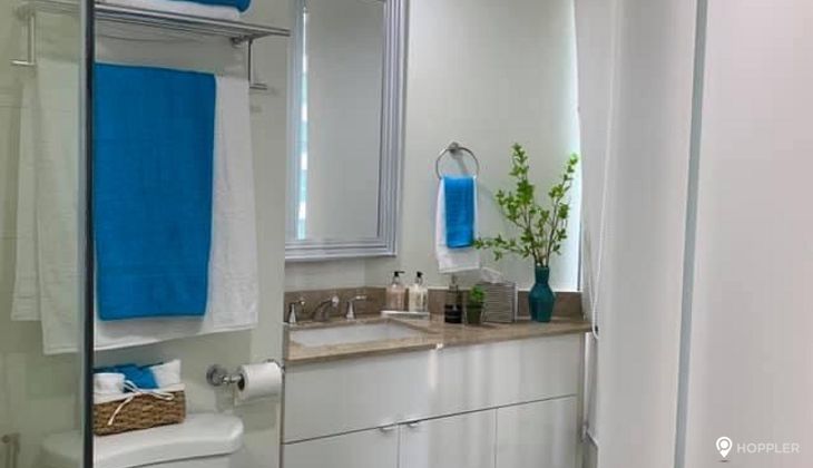 "2BR Condo for Rent in Joya Lofts and Towers, Rockwell Center, Makati"02
