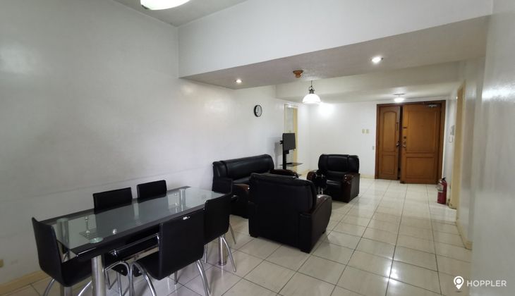 "2BR Condo for Rent in One Lafayette Square, Salcedo Village, Makati"02