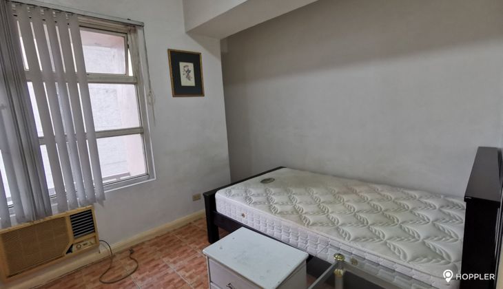 "2BR Condo for Rent in One Lafayette Square, Salcedo Village, Makati"10