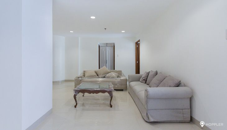 "2BR Condo for Rent in La Maison, San Lorenzo Village, Makati"02