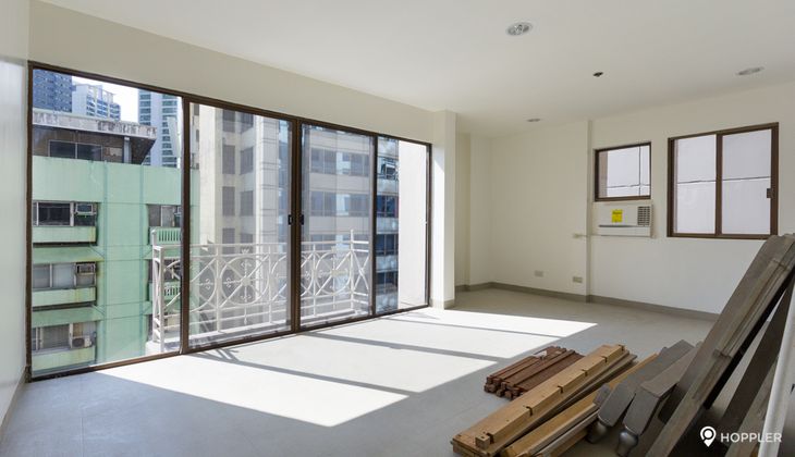 "2BR Condo for Rent in La Maison, San Lorenzo Village, Makati"09