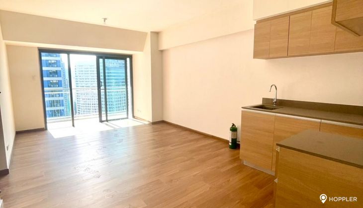 "2BR Condo for Rent in The Rise Makati, San Antonio Village, Makati"06
