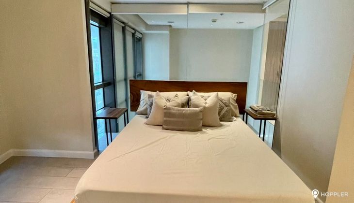 "1BR Condo for Rent in Joya Lofts and Towers, Rockwell Center, Makati"05