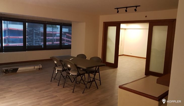 "2BR Condo for Rent in Torre De Salcedo, Legazpi Village, Makati"03