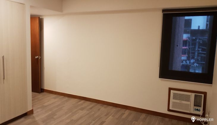 "2BR Condo for Rent in Torre De Salcedo, Legazpi Village, Makati"08