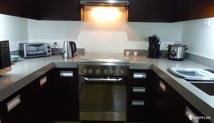 "1BR Condo for Rent in Edades Tower and Garden Villas, Rockwell Center, Makati"03