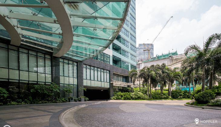 "1BR Condo for Rent in Edades Tower and Garden Villas, Rockwell Center, Makati"07