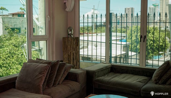 "4BR Condo for Rent in EW Connection, Poblacion, Makati"03