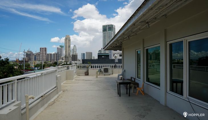 "4BR Condo for Rent in EW Connection, Poblacion, Makati"04
