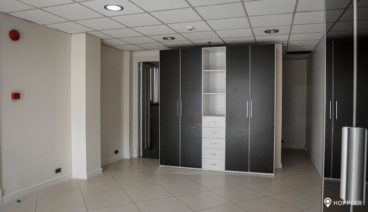 "5BR Condo for Rent in EW Building , Poblacion, Makati"01