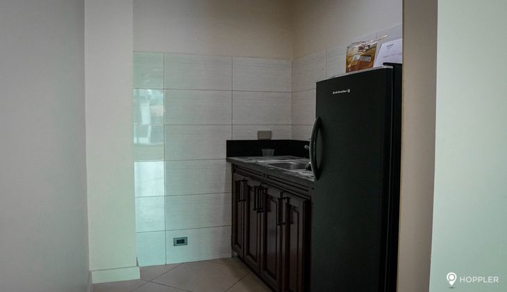 "5BR Condo for Rent in EW Building , Poblacion, Makati"02