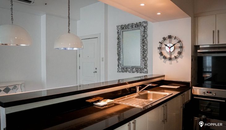 "2BR Condo for Rent in The Manansala, Rockwell Center, Makati"02
