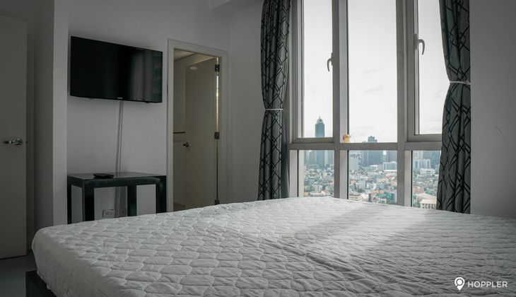 "2BR Condo for Rent in The Manansala, Rockwell Center, Makati"05