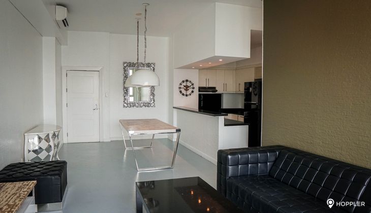 "2BR Condo for Rent in The Manansala, Rockwell Center, Makati"09