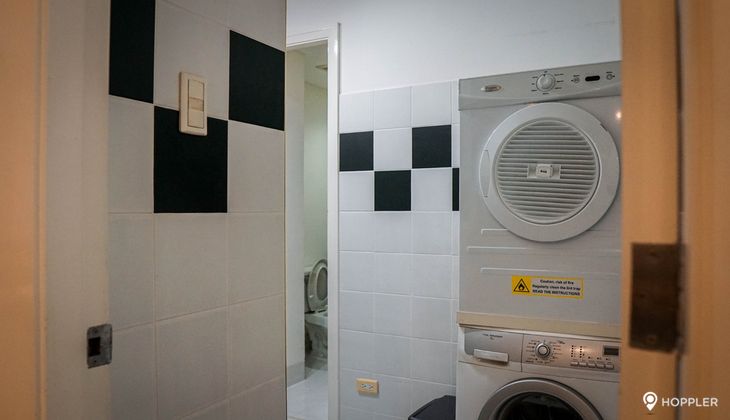 "2BR Condo for Rent in The Manansala, Rockwell Center, Makati"10