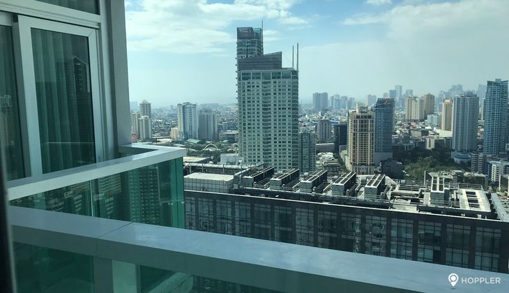 "2BR Condo for Rent in Park Terraces, San Lorenzo Village, Makati"10