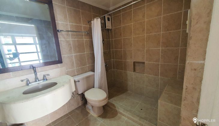 "1BR Condo for Rent in One Lafayette Square, Salcedo Village, Makati"10