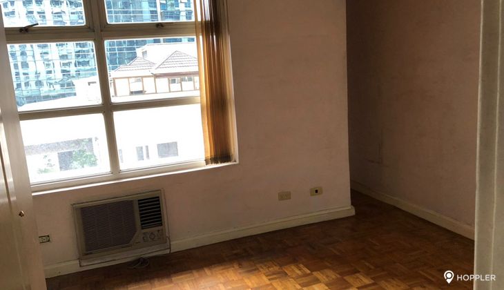 "2BR Condo for Rent in One Lafayette Square, Salcedo Village, Makati"04
