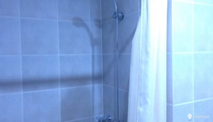 "Studio Condo for Rent in Fairways Tower, BGC - Bonifacio Global City, Taguig"06