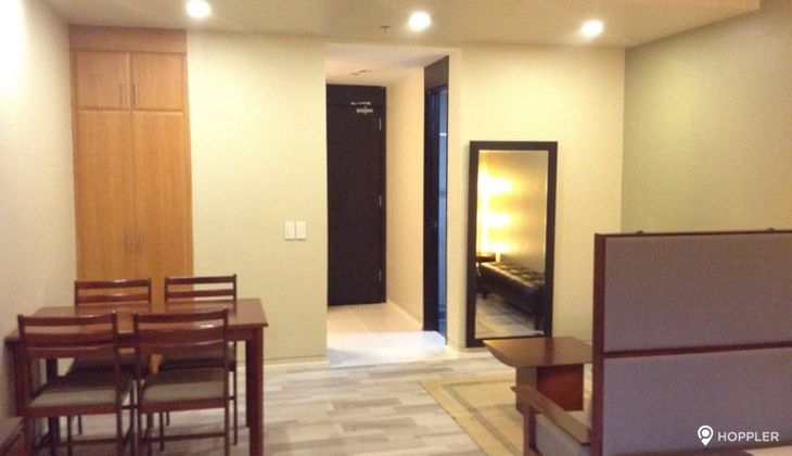 "Studio Condo for Rent in Fairways Tower, BGC - Bonifacio Global City, Taguig"10