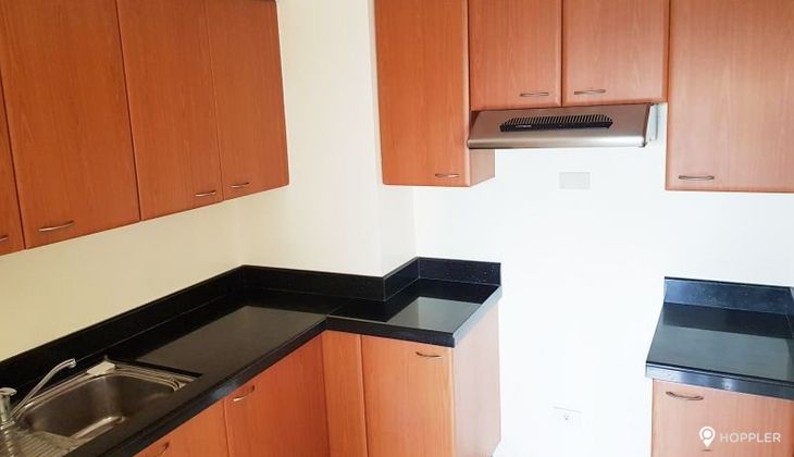 "2BR Condo for Rent in One Orchard Road, Eastwood City, Quezon City"04