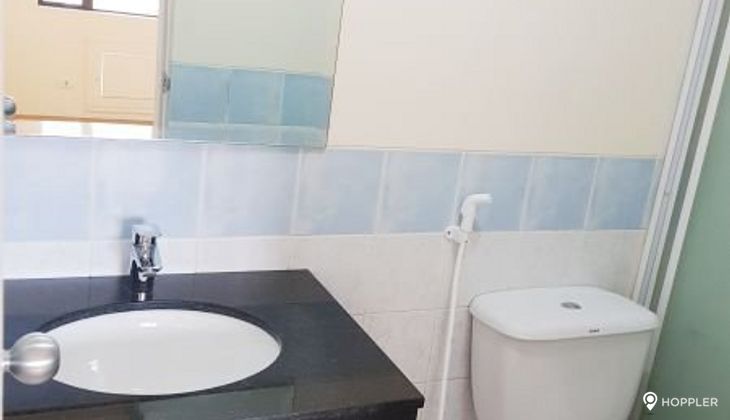 "2BR Condo for Rent in One Orchard Road, Eastwood City, Quezon City"08