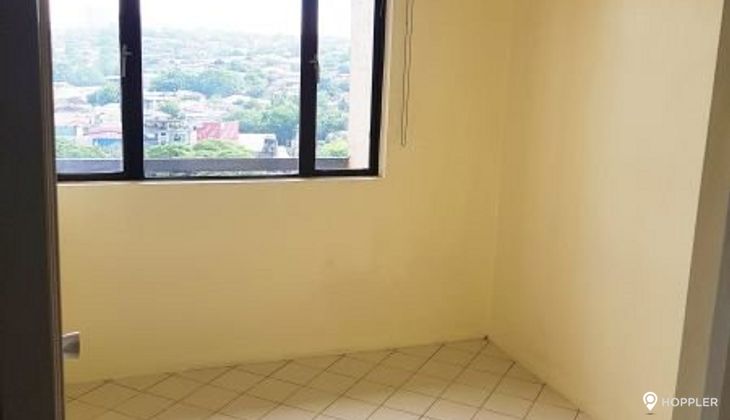 "2BR Condo for Rent in One Orchard Road, Eastwood City, Quezon City"10