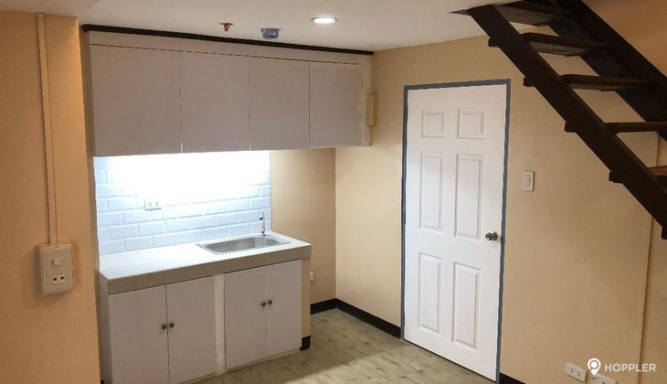 "2BR Condo for Rent in Victoria Towers, South Triangle, Quezon City"02