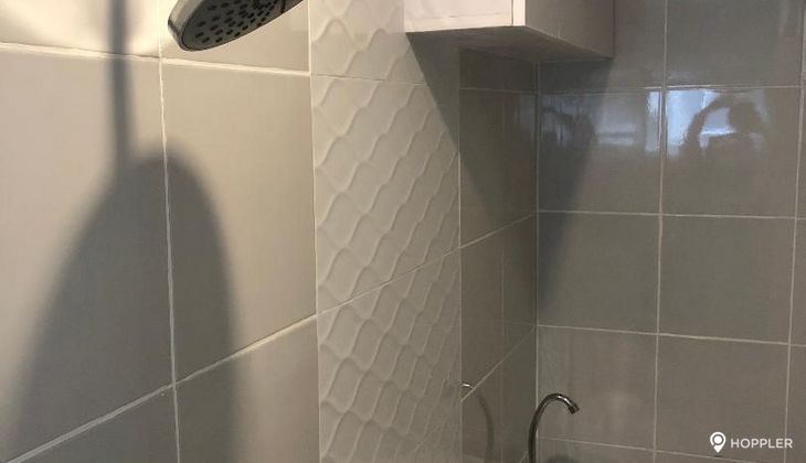 "2BR Condo for Rent in Victoria Towers, South Triangle, Quezon City"04