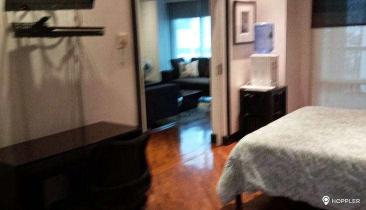 "1BR Condo for Rent in Amorsolo West, Rockwell Center, Makati"04