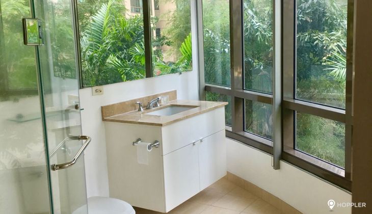 "2BR Condo for Rent in Joya Lofts and Towers, Rockwell Center, Makati"07