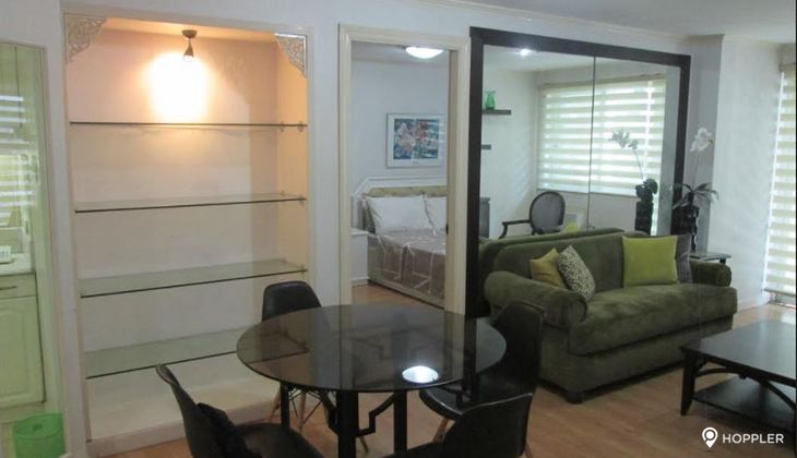 "2BR Condo for Rent in Le Domaine, Salcedo Village, Makati"04
