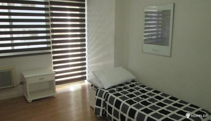 "2BR Condo for Rent in Le Domaine, Salcedo Village, Makati"08