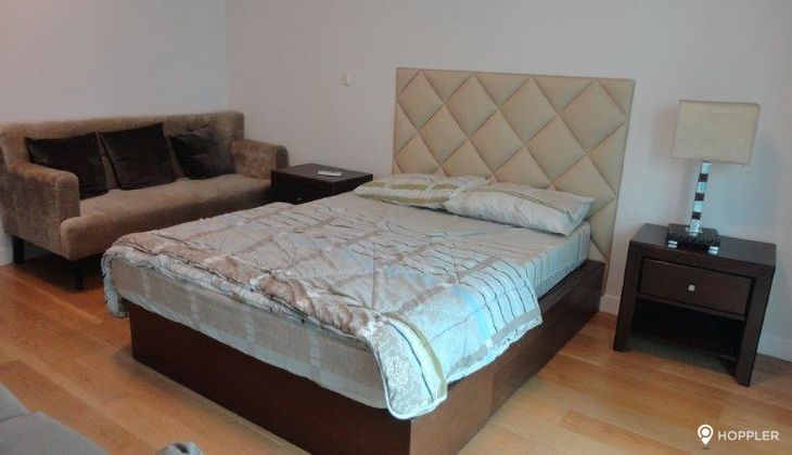 "2BR Condo for Rent in Park Terraces, San Lorenzo Village, Makati"02